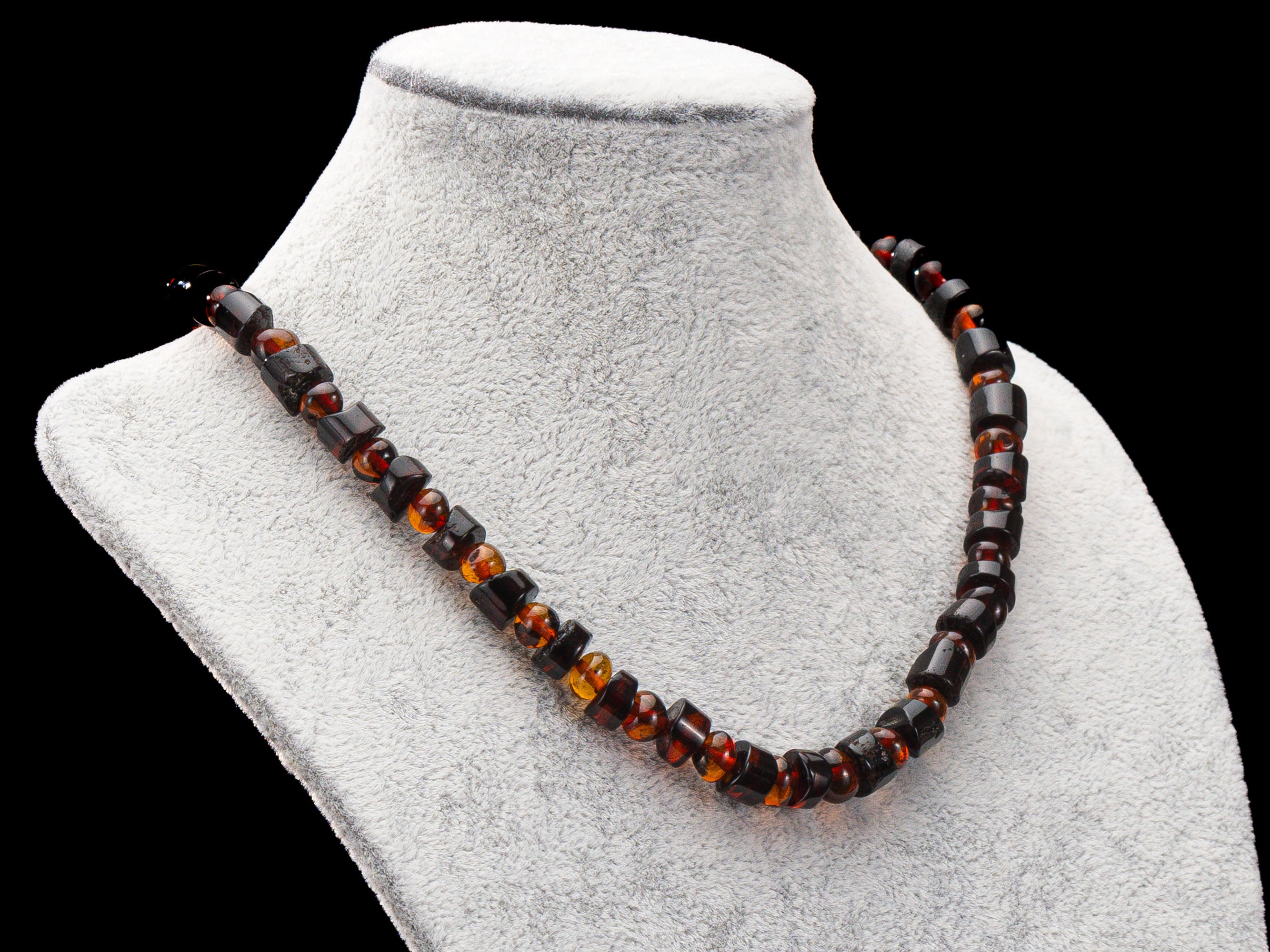 Dark Rhythm Necklace